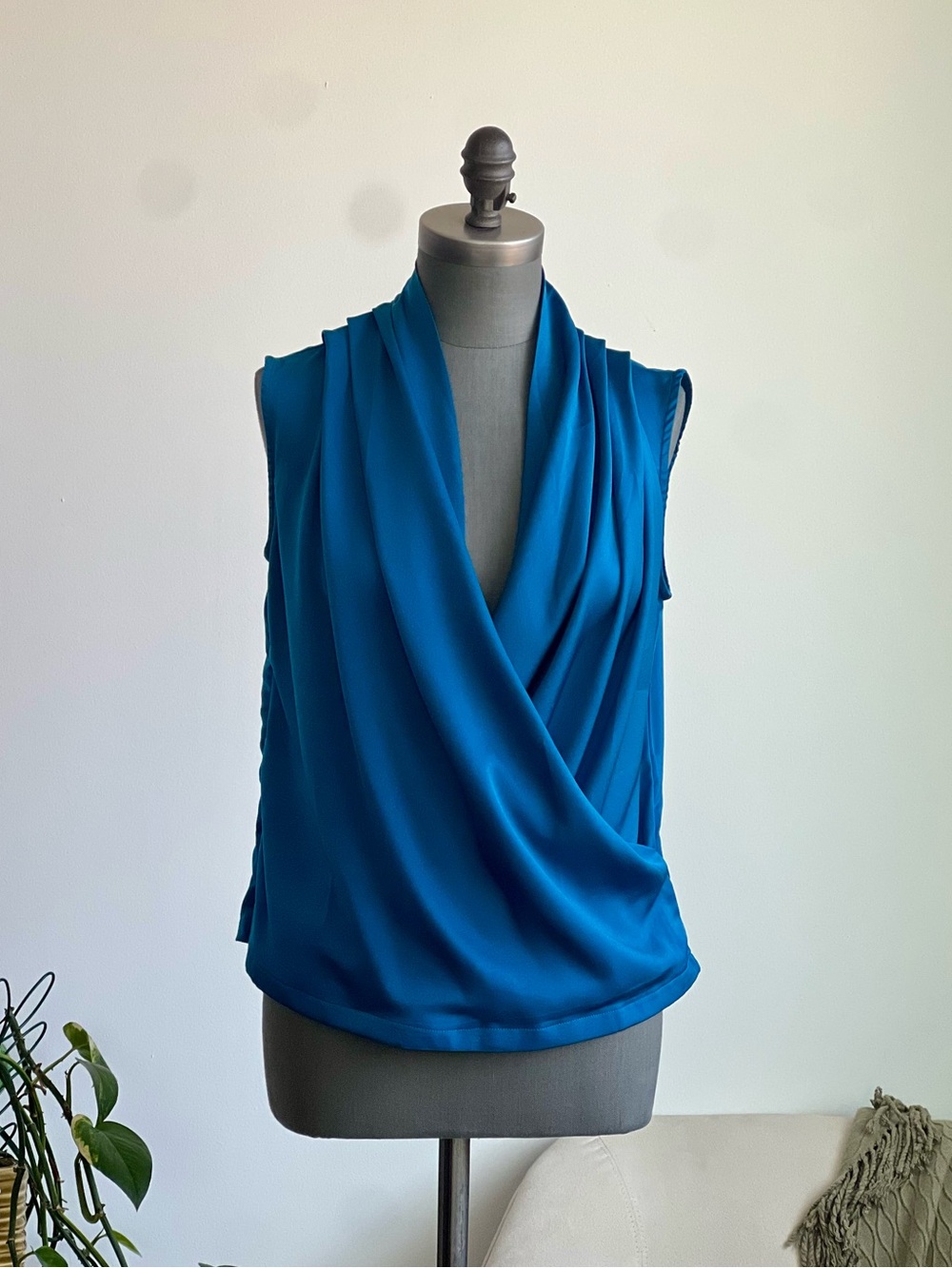 Sleeveless Draped V-Neck Top in Teal EUC